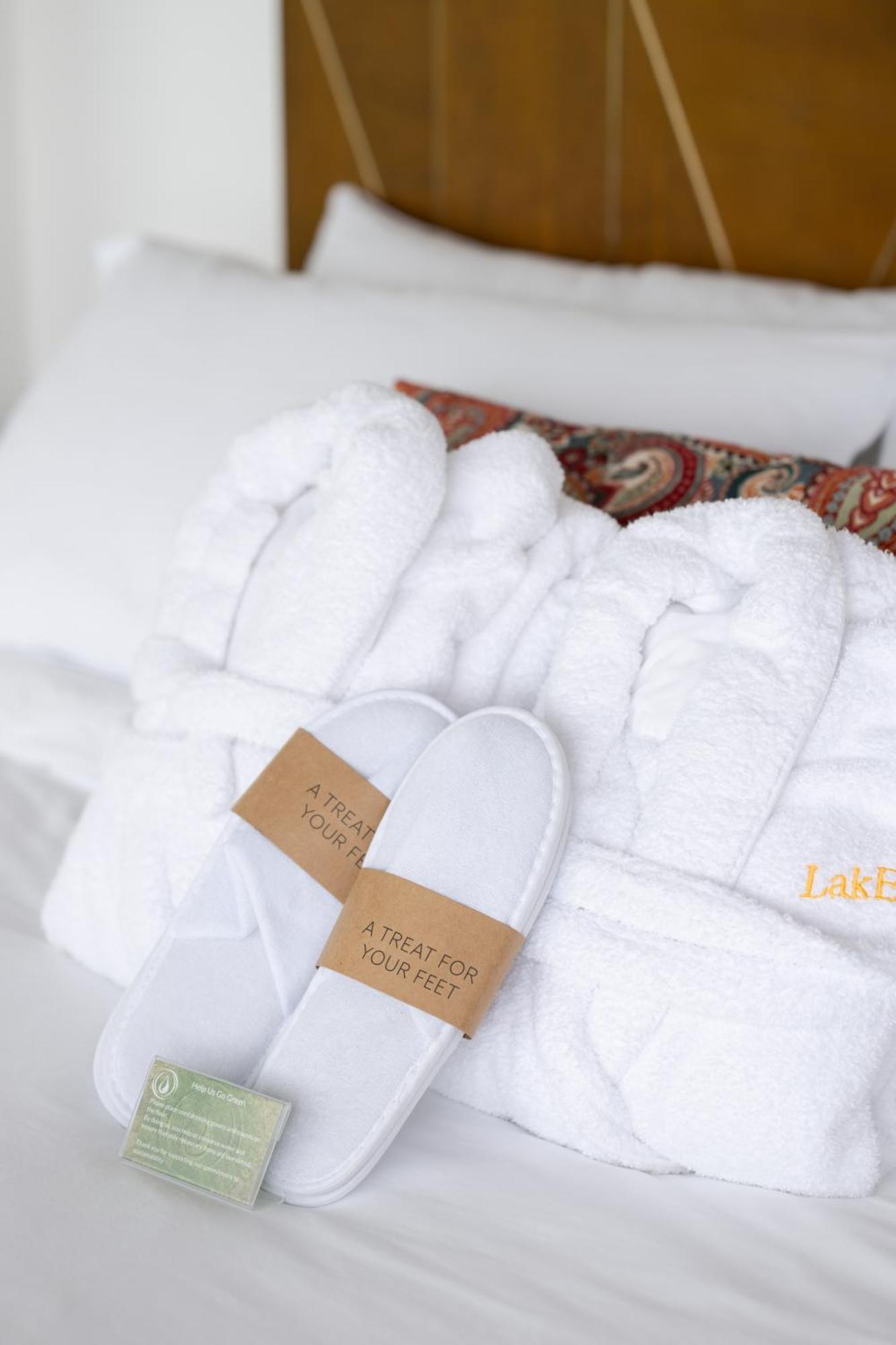 Lakescape - Waterfront Self- Catering Cabins エニスキリン エクステリア 写真