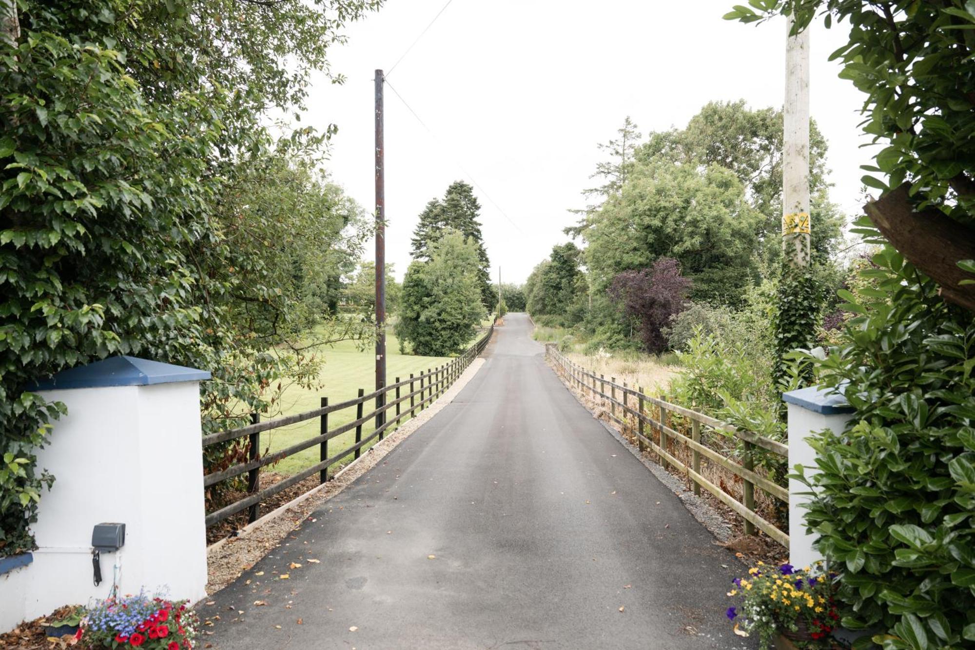 Lakescape - Waterfront Self- Catering Cabins エニスキリン エクステリア 写真