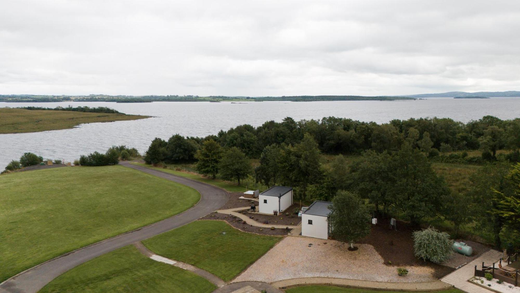 Lakescape - Waterfront Self- Catering Cabins エニスキリン エクステリア 写真