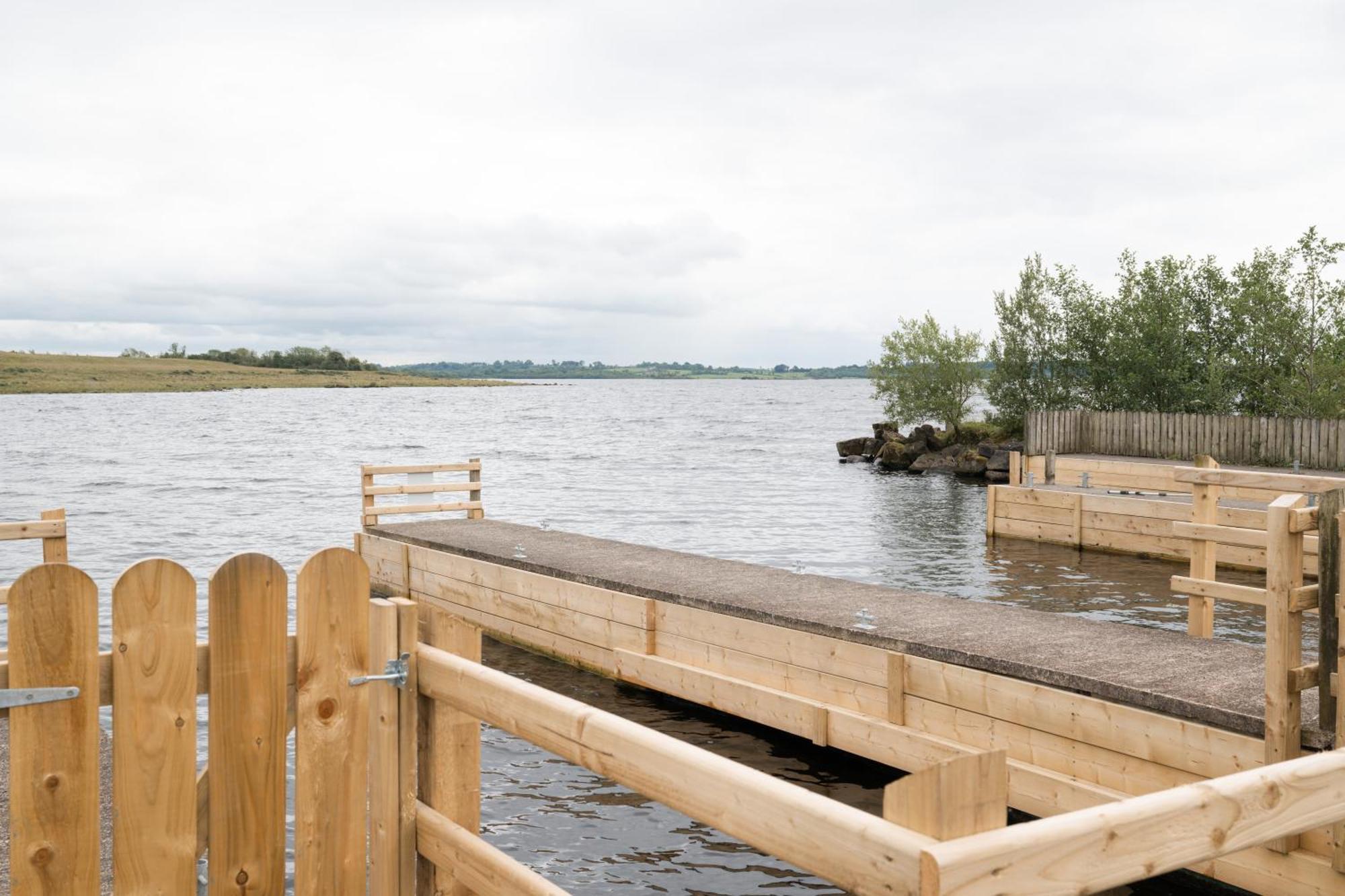 Lakescape - Waterfront Self- Catering Cabins エニスキリン エクステリア 写真