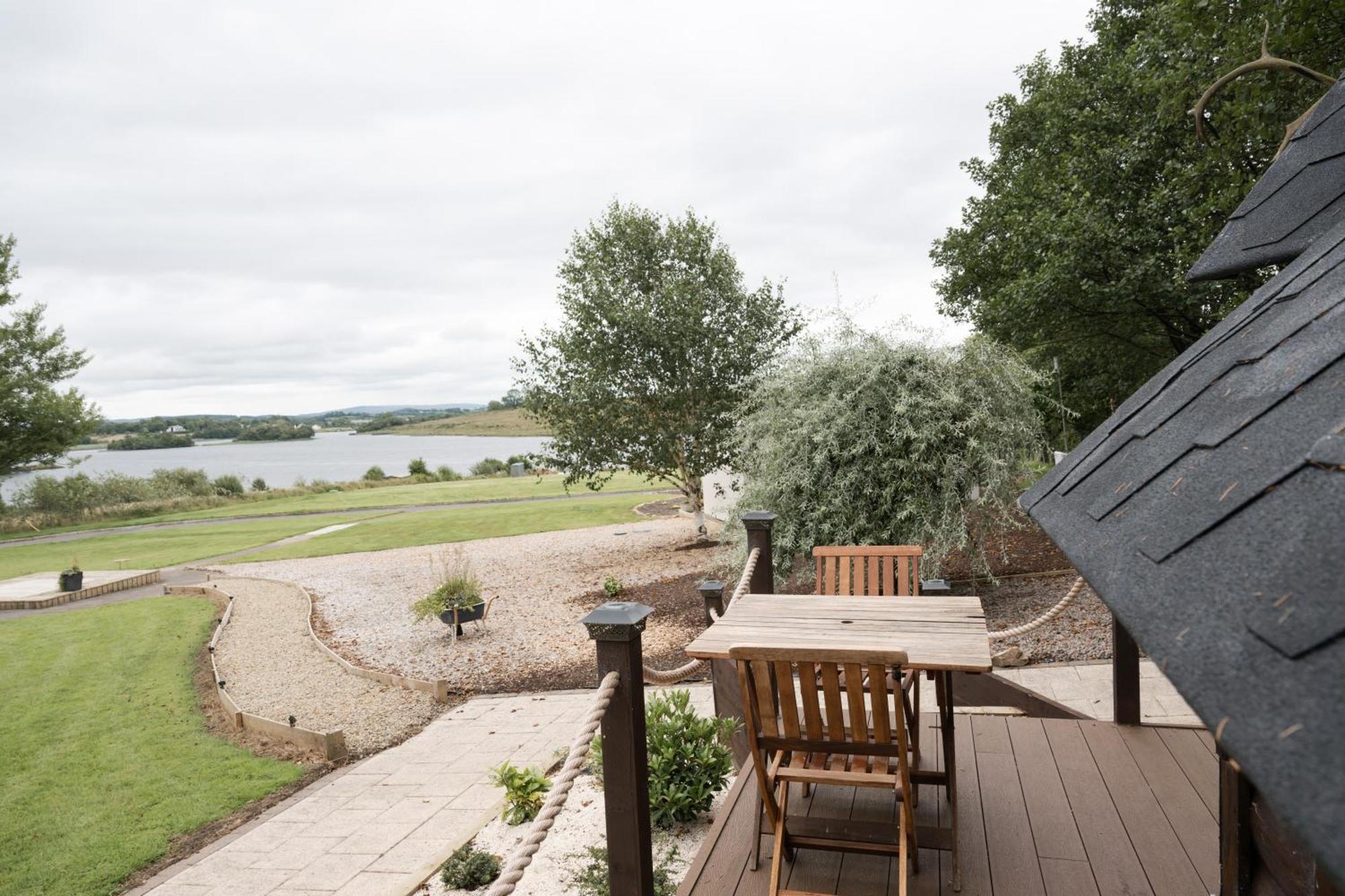 Lakescape - Waterfront Self- Catering Cabins エニスキリン エクステリア 写真